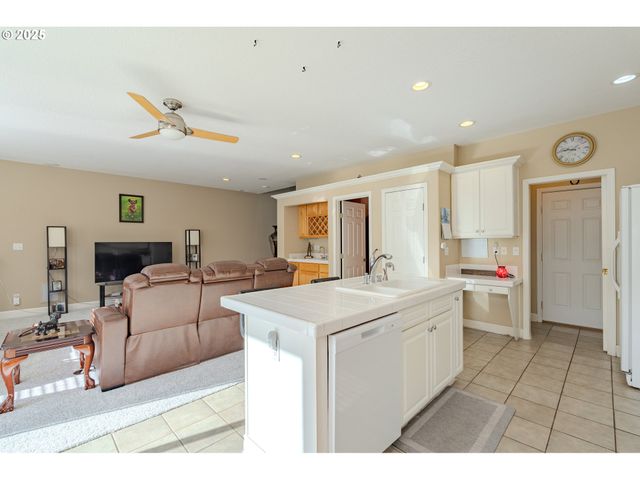 8709 Ne 17TH St, Vancouver, WA 98664