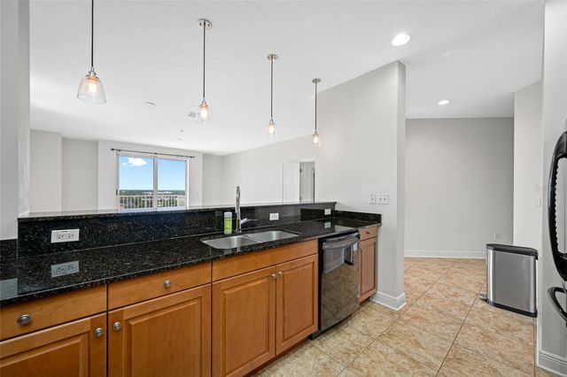 628 CLEVELAND STREET 1313, Clearwater, FL 33755