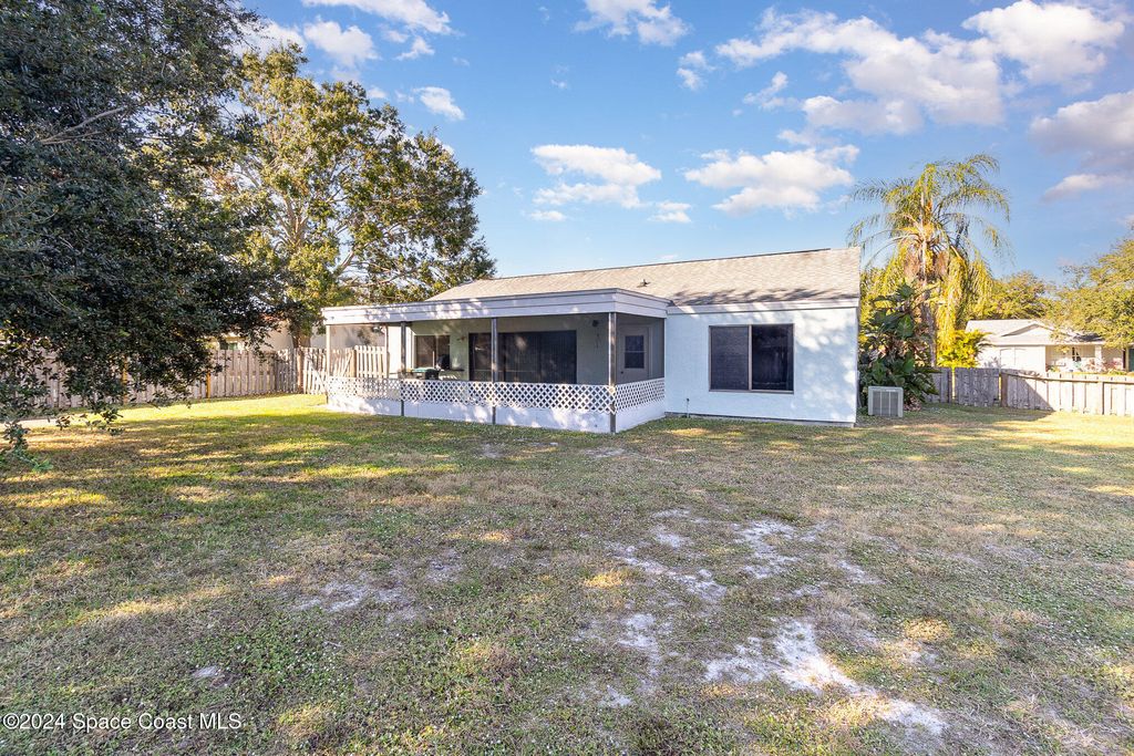 Image 14 of property listing at 1432 Voyager Street NE, Palm Bay, FL 32905