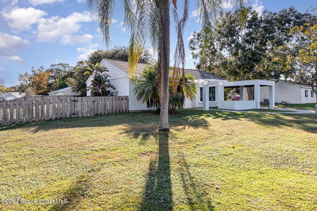 Image 15 of property listing at 1432 Voyager Street NE, Palm Bay, FL 32905