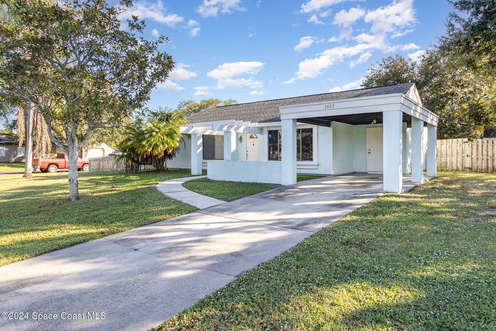 Image 2 of property listing at 1432 Voyager Street NE, Palm Bay, FL 32905