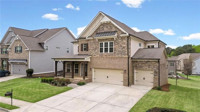 501 La Perla Drive, Sugar Hill, GA 30518