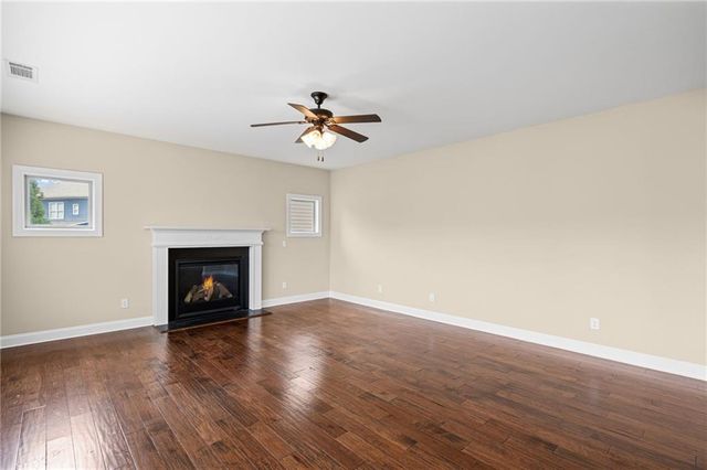 501 La Perla Drive, Sugar Hill, GA 30518