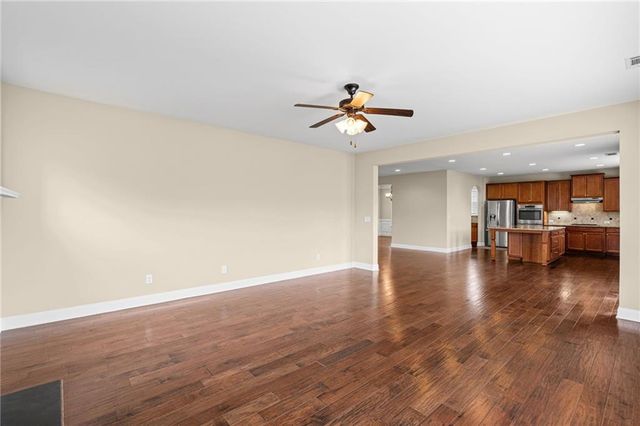 501 La Perla Drive, Sugar Hill, GA 30518