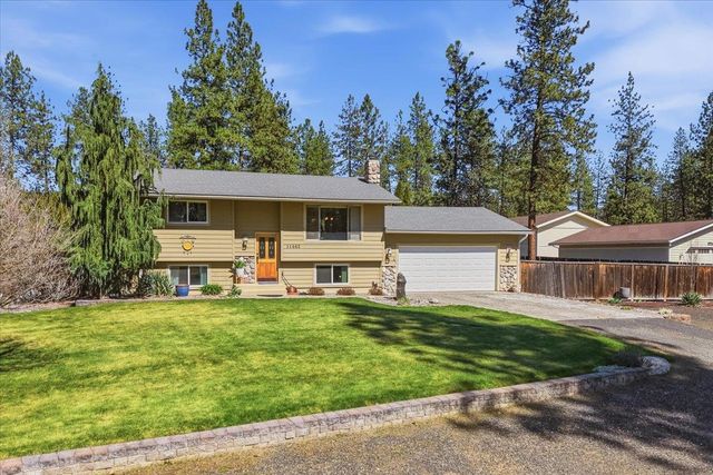 11462 W Tamarac Ln, Nine Mile Falls, WA 99026