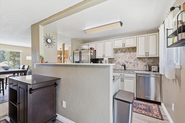 11462 W Tamarac Ln, Nine Mile Falls, WA 99026