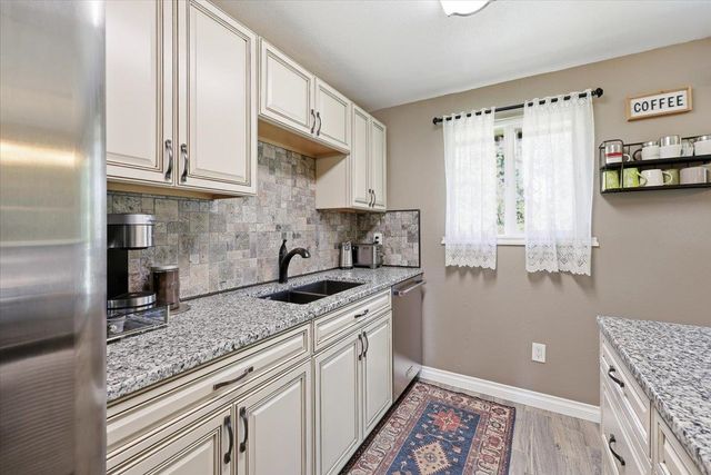 11462 W Tamarac Ln, Nine Mile Falls, WA 99026