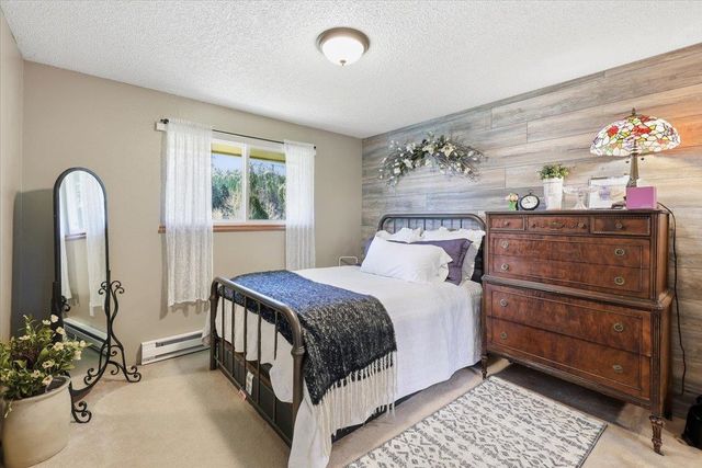 11462 W Tamarac Ln, Nine Mile Falls, WA 99026