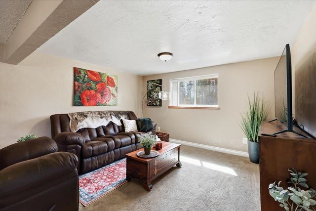 11462 W Tamarac Ln, Nine Mile Falls, WA 99026
