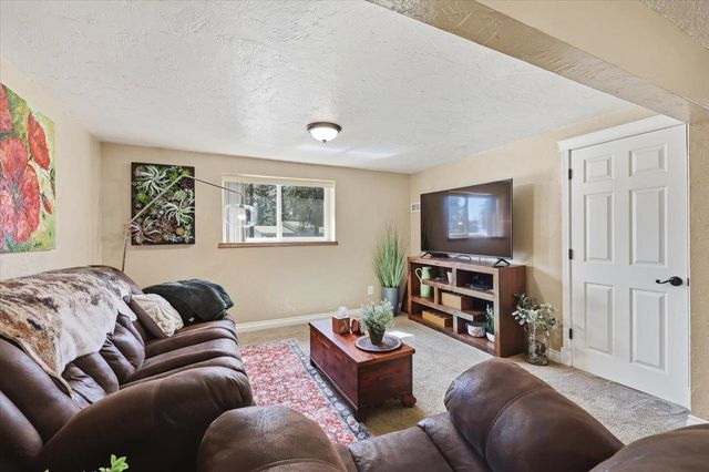 11462 W Tamarac Ln, Nine Mile Falls, WA 99026