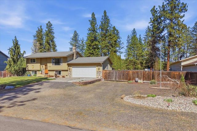 11462 W Tamarac Ln, Nine Mile Falls, WA 99026