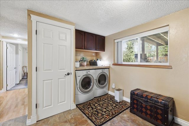 11462 W Tamarac Ln, Nine Mile Falls, WA 99026