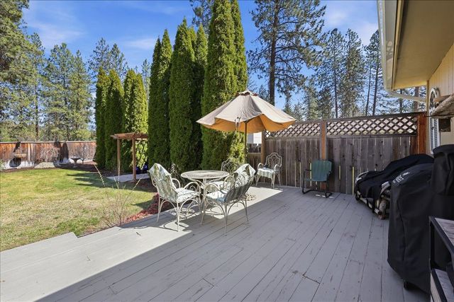 11462 W Tamarac Ln, Nine Mile Falls, WA 99026
