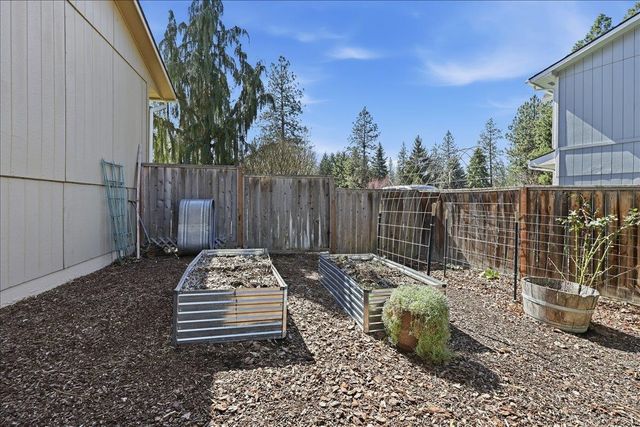 11462 W Tamarac Ln, Nine Mile Falls, WA 99026