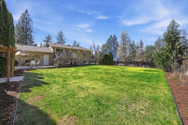 11462 W Tamarac Ln, Nine Mile Falls, WA 99026
