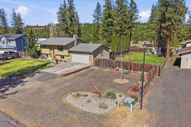 11462 W Tamarac Ln, Nine Mile Falls, WA 99026