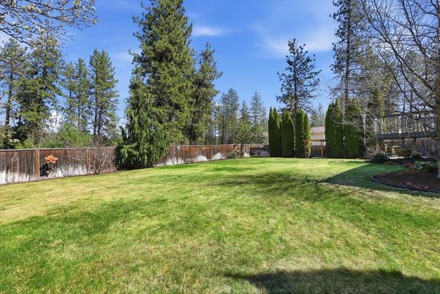 11462 W Tamarac Ln, Nine Mile Falls, WA 99026