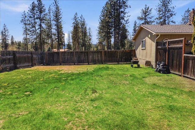 11462 W Tamarac Ln, Nine Mile Falls, WA 99026