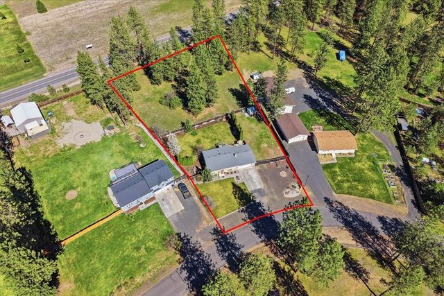 11462 W Tamarac Ln, Nine Mile Falls, WA 99026