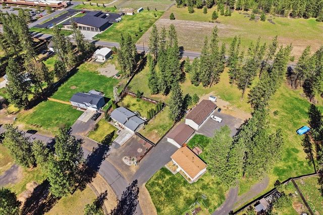 11462 W Tamarac Ln, Nine Mile Falls, WA 99026