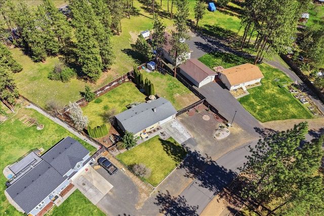 11462 W Tamarac Ln, Nine Mile Falls, WA 99026