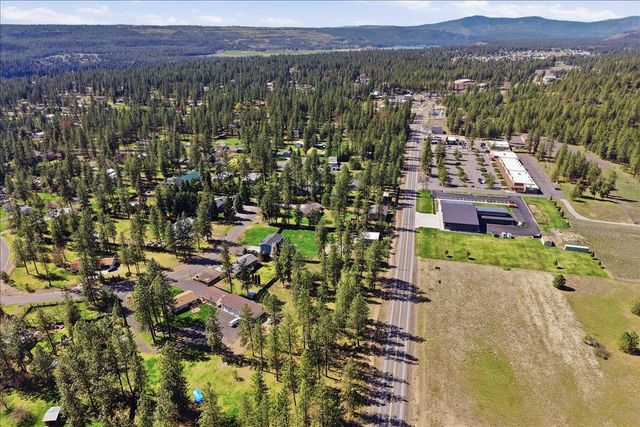 11462 W Tamarac Ln, Nine Mile Falls, WA 99026