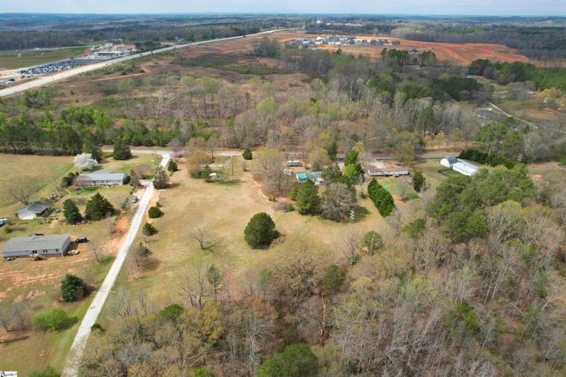 200 Arnold Road, Woodruff, SC 29388