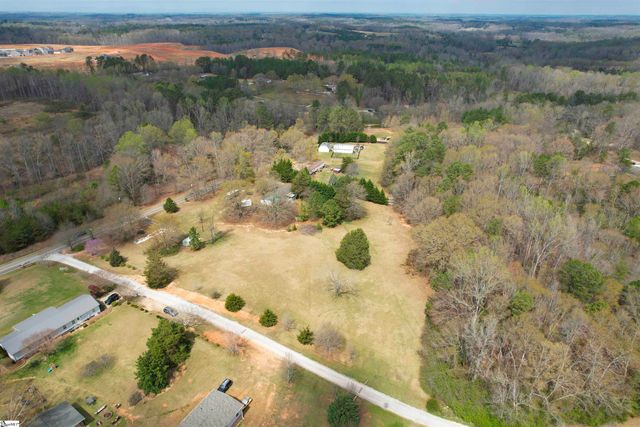 200 Arnold Road, Woodruff, SC 29388