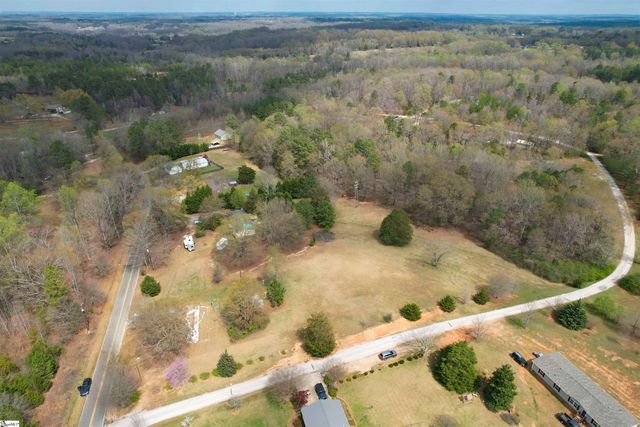 200 Arnold Road, Woodruff, SC 29388