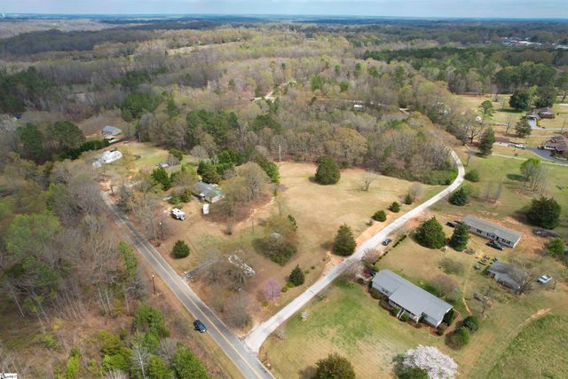 200 Arnold Road, Woodruff, SC 29388