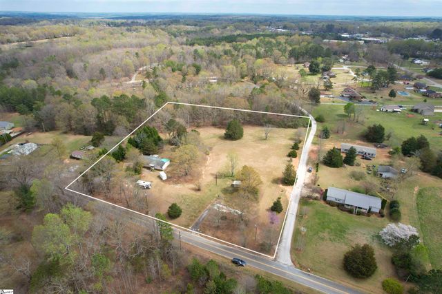 200 Arnold Road, Woodruff, SC 29388