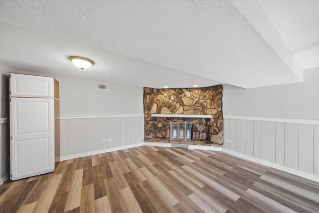 110 Villa Road, Streamwood, IL 60107