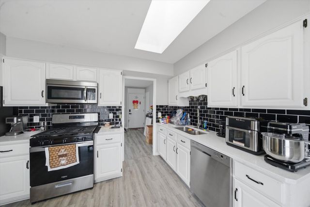 110 Villa Road, Streamwood, IL 60107