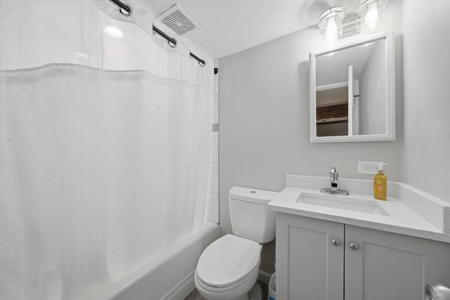 110 Villa Road, Streamwood, IL 60107