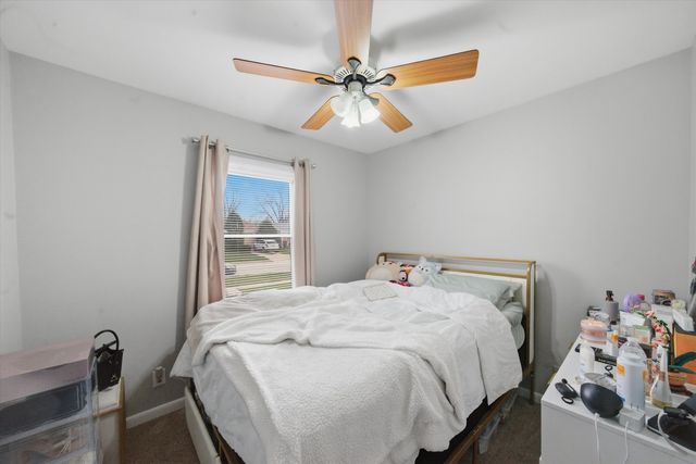 110 Villa Road, Streamwood, IL 60107