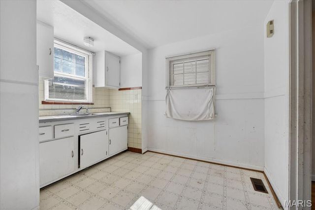 2425 Shirley Avenue, Jennings, MO 63136