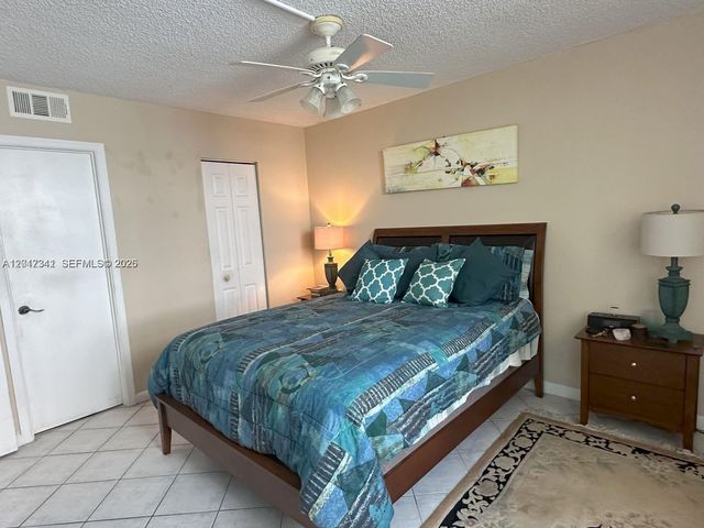 117 Lake Emerald Dr 308, Oakland Park, FL 33309