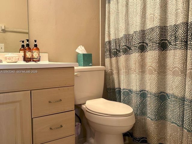 117 Lake Emerald Dr 308, Oakland Park, FL 33309
