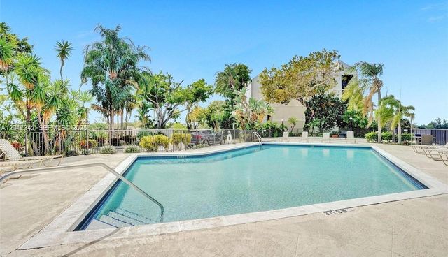 117 Lake Emerald Dr 308, Oakland Park, FL 33309