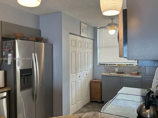 117 Lake Emerald Dr 308, Oakland Park, FL 33309