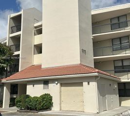 117 Lake Emerald Dr 308, Oakland Park, FL 33309