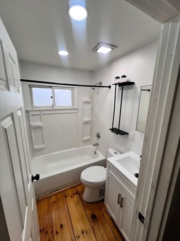 39 Willard 1, Ayer, MA 01432