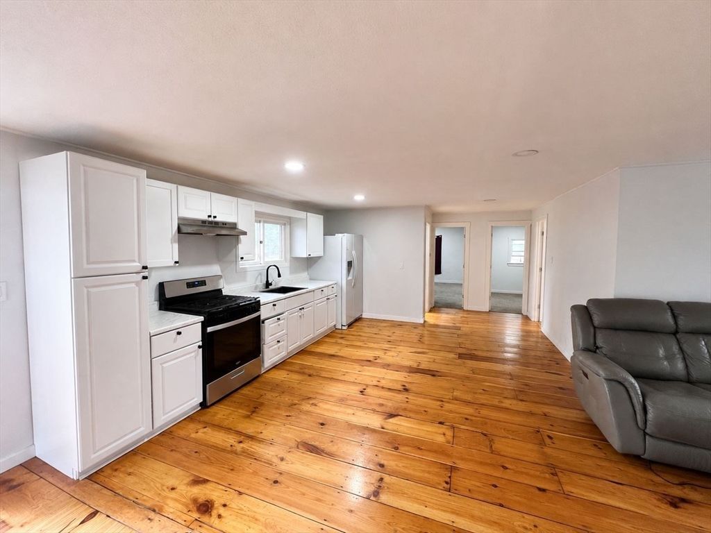 39 Willard 1, Ayer, MA 01432