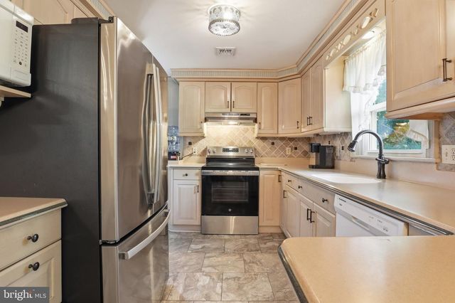2381 RIDGE RD, Glenville, PA 17329