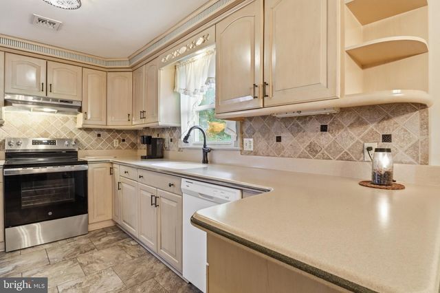2381 RIDGE RD, Glenville, PA 17329