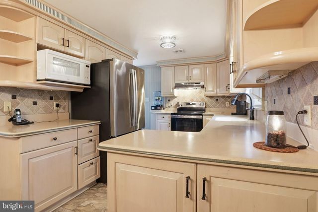 2381 RIDGE RD, Glenville, PA 17329