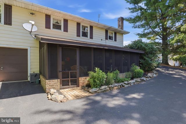 2381 RIDGE RD, Glenville, PA 17329