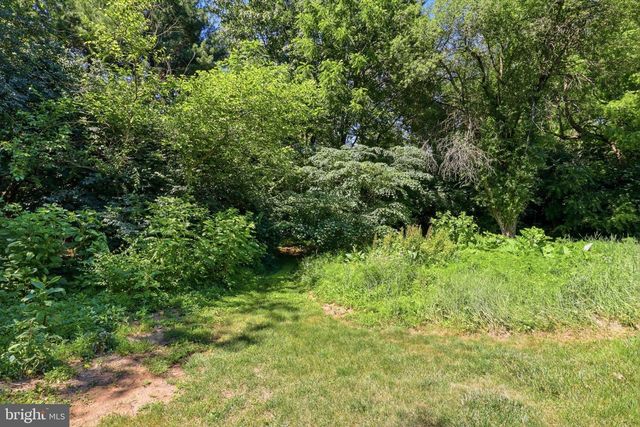 2381 RIDGE RD, Glenville, PA 17329