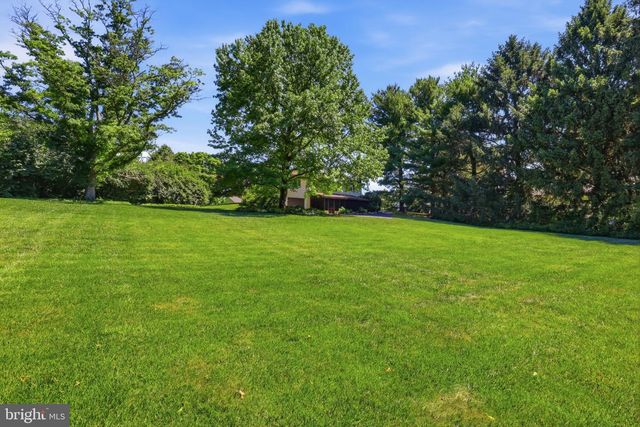 2381 RIDGE RD, Glenville, PA 17329