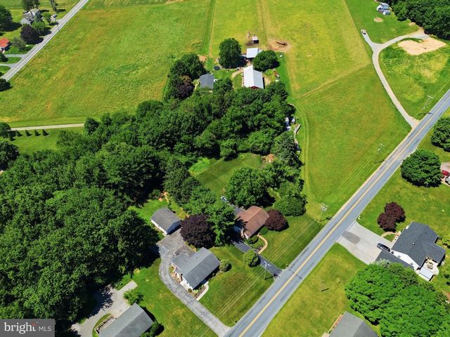 2381 RIDGE RD, Glenville, PA 17329